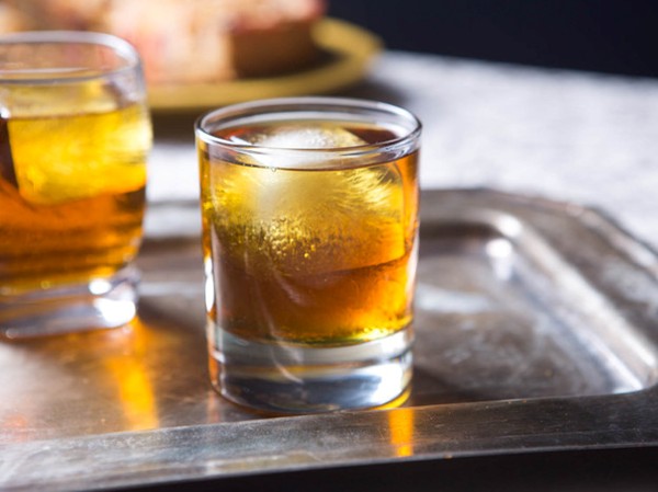 Old fashioned cocktails for a crowd