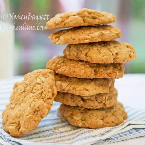Old-fashioned farmhouse oatmeal cookies
