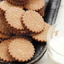 Old-fashioned graham crackers