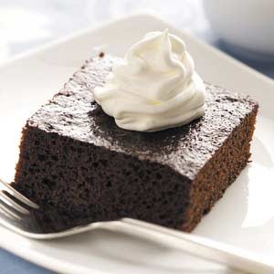 Old-fashioned molasses cake