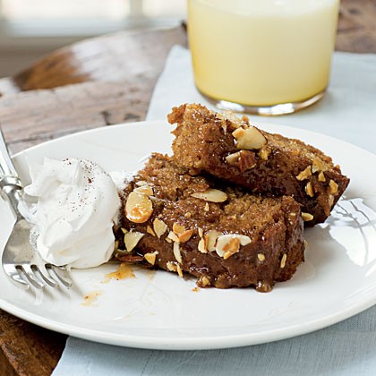 Old-fashioned oatmeal honey apple cake