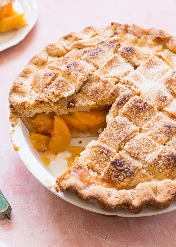 Old-fashioned peach pie