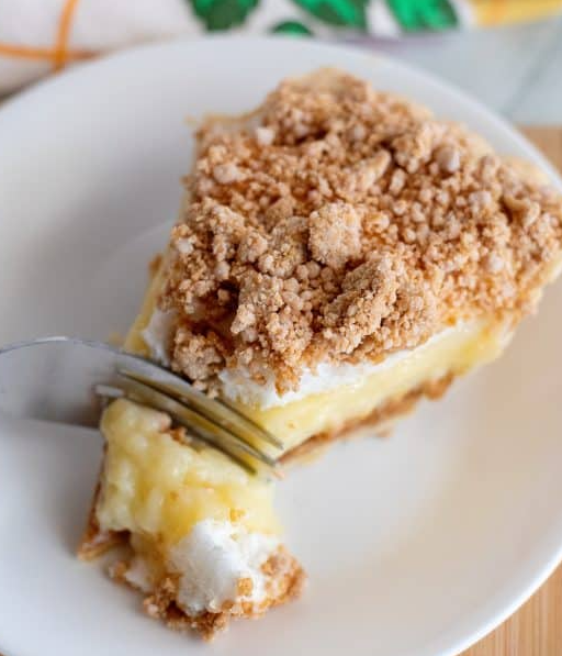 Old-fashioned peanut butter pie