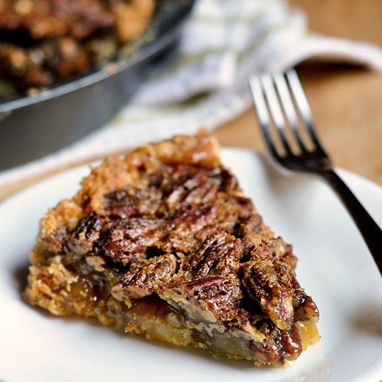 Old-fashioned pecan pie (without corn syrup)