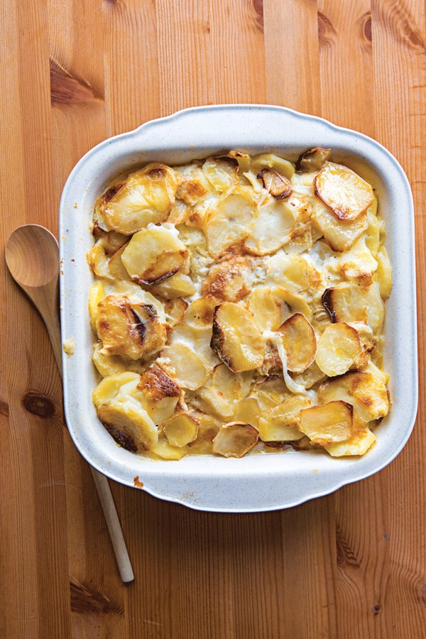 Old-fashioned scalloped potatoes