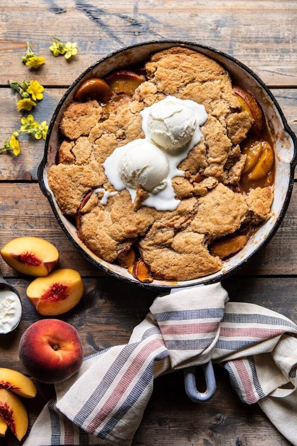 Old fashioned skillet brown sugar peach cobbler