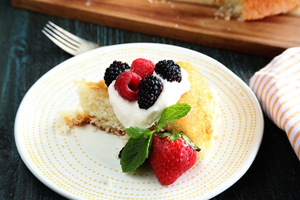 Old-fashioned skillet cake
