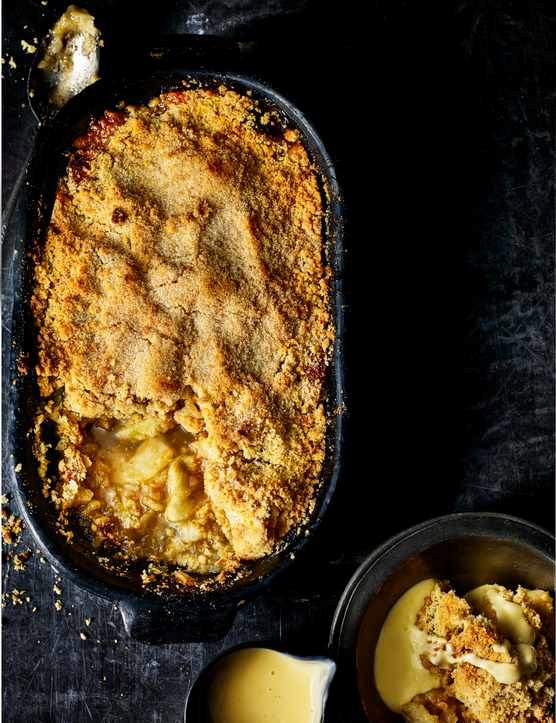 Old-school apple crumble