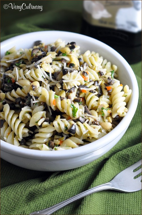Olive and pine nut pasta