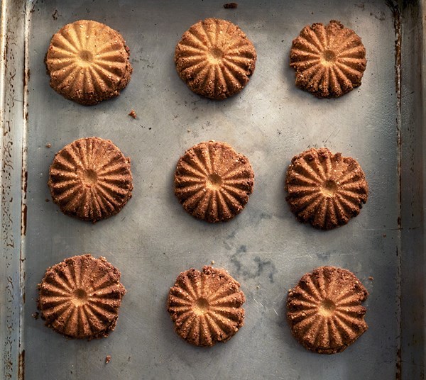 Olive oil almond cookies