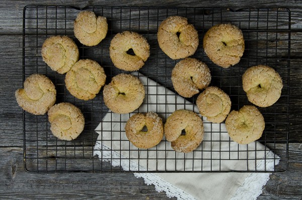 Olive oil and wine cookies