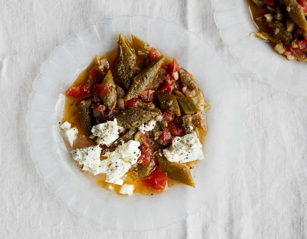 Olive-oil braised runner beans with tomato