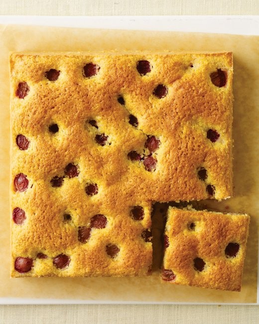 Olive-oil cake with red grapes