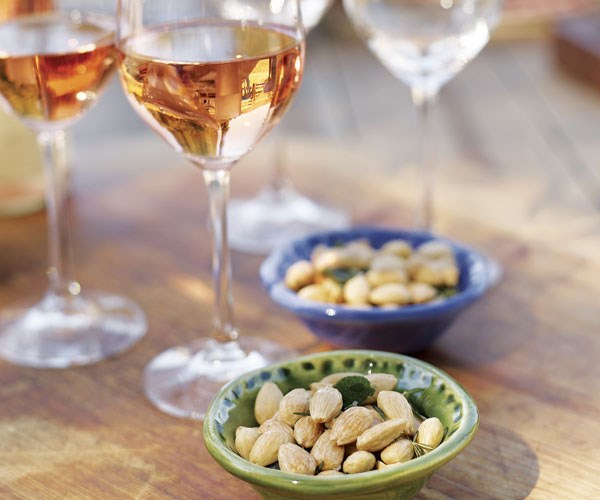 Olive oil-fried almonds