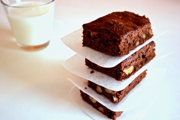 Olive oil Greek yogurt brownies