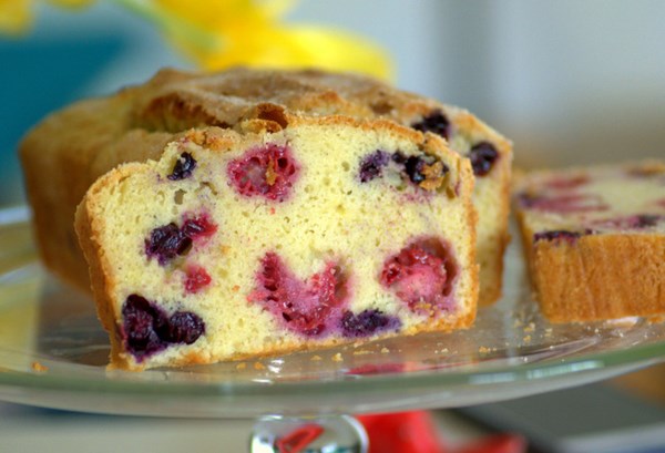 Olive oil lemon berry loaf cake