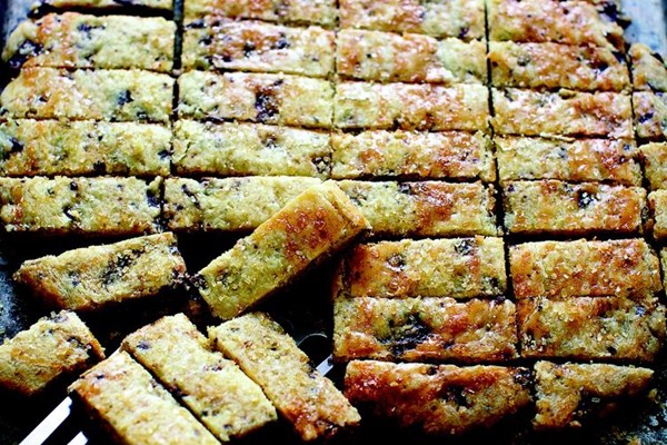 Olive oil shortbread with rosemary & chocolate chunks