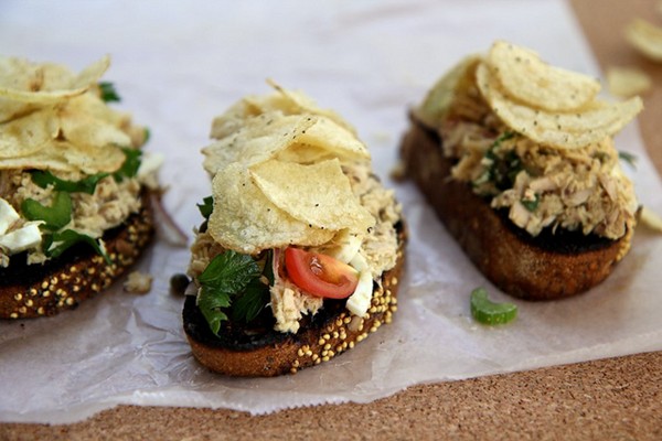 Olive oil tuna toast