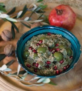 Olive tapenade (Zaytun parvardeh)
