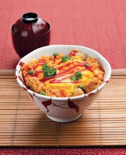 Omelette and ketchup don (Omurice don)