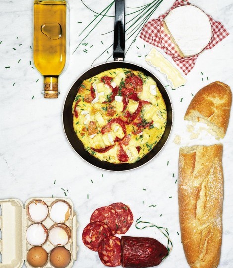 Omelette with chorizo and Camembert