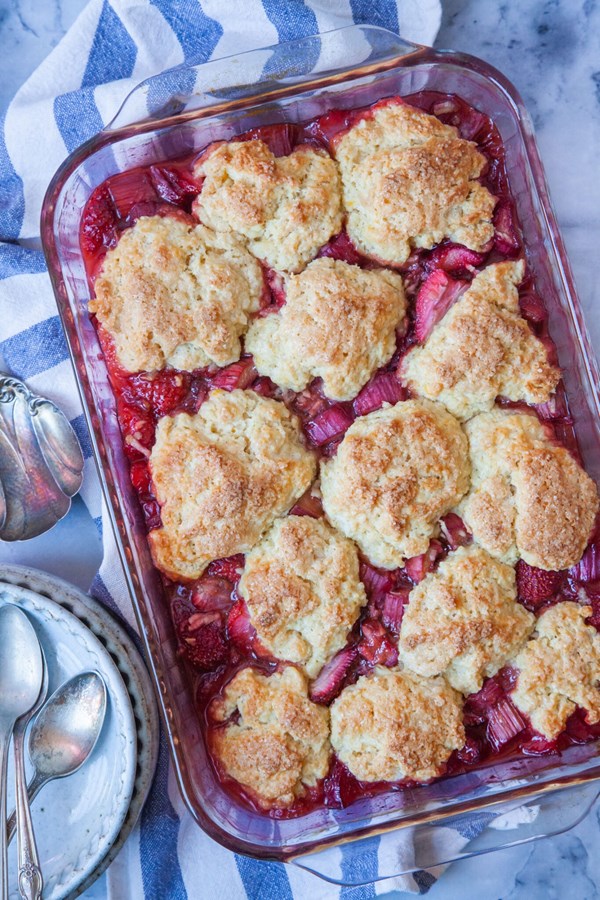 One-bowl strawberry rhubarb cobbler
