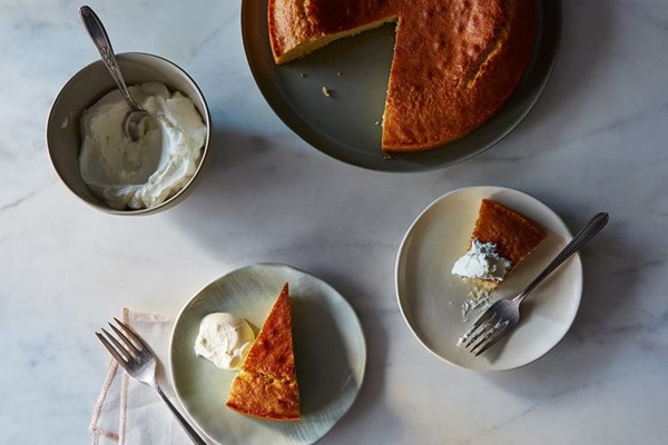 One-bowl vanilla cake