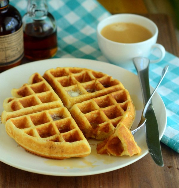 One-bowl vanilla waffles