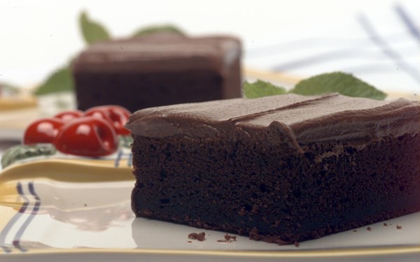 One-in-a-hundred fudge cake 