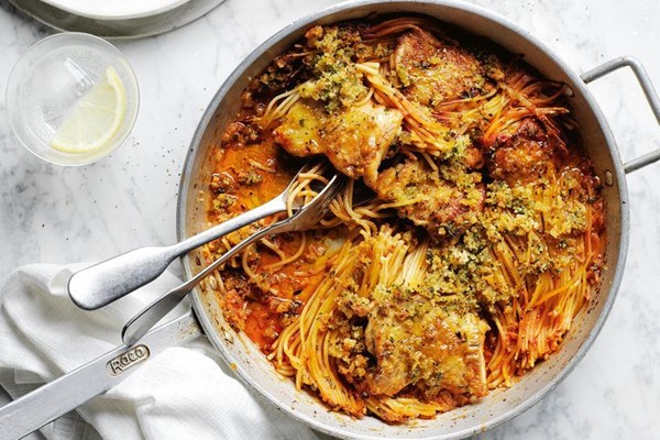 One-pan crispy spaghetti and chicken