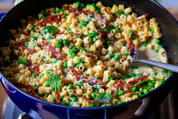 One-pan ditalini and peas