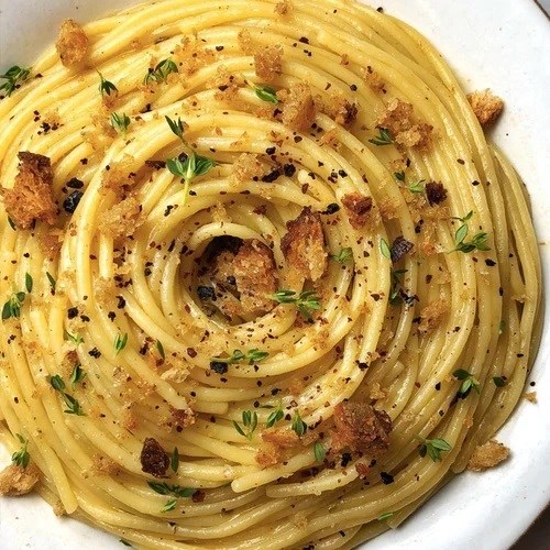 One-pan garlic and caper spaghetti