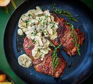 One-pan sirloin steak & creamy mushroom sauce