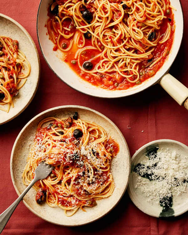 One-pan spaghetti puttanesca