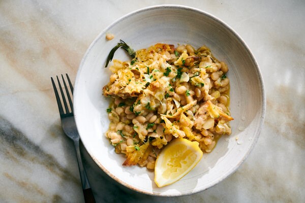 One-pan tuna-white bean casserole