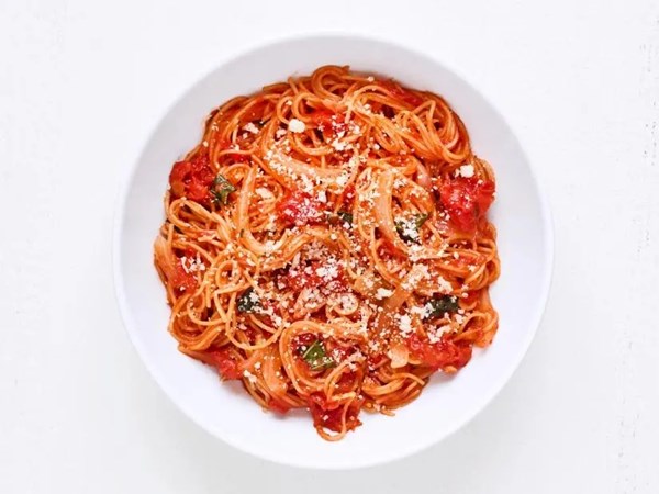 One-pot capellini with tomato-pancetta sauce