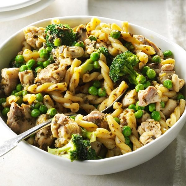 One-pot chicken pesto pasta