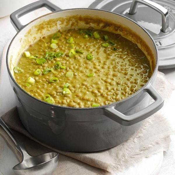 One-pot coconut curry lentil soup