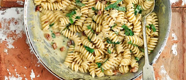 One-pot creamy pancetta and Parmesan pasta