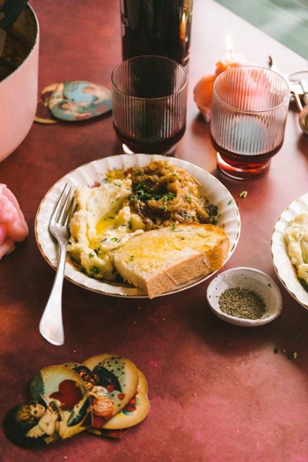One-pot French onion chicken dinner