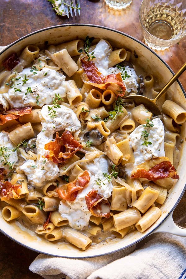 One pot French onion pasta with crispy prosciutto