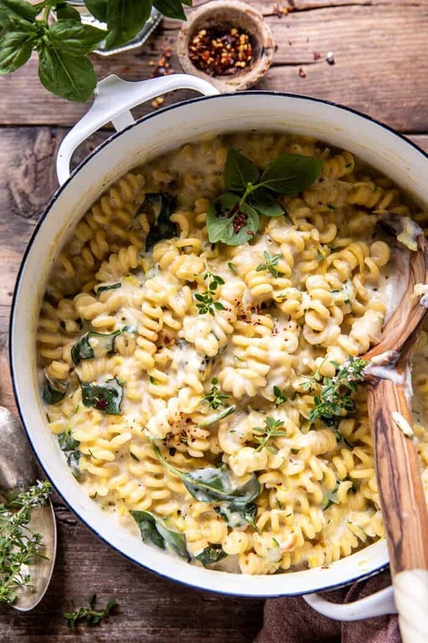 One pot lemon butter ricotta and zucchini pasta
