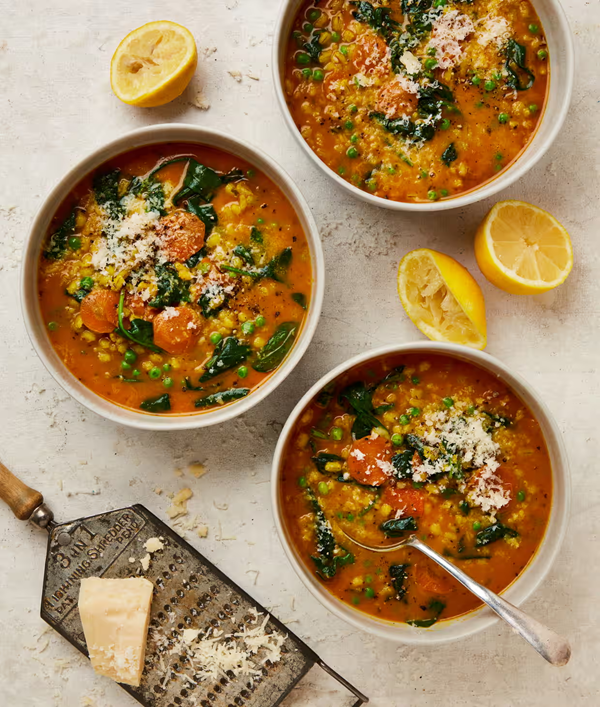 One-pot lemony spinach and farro soup