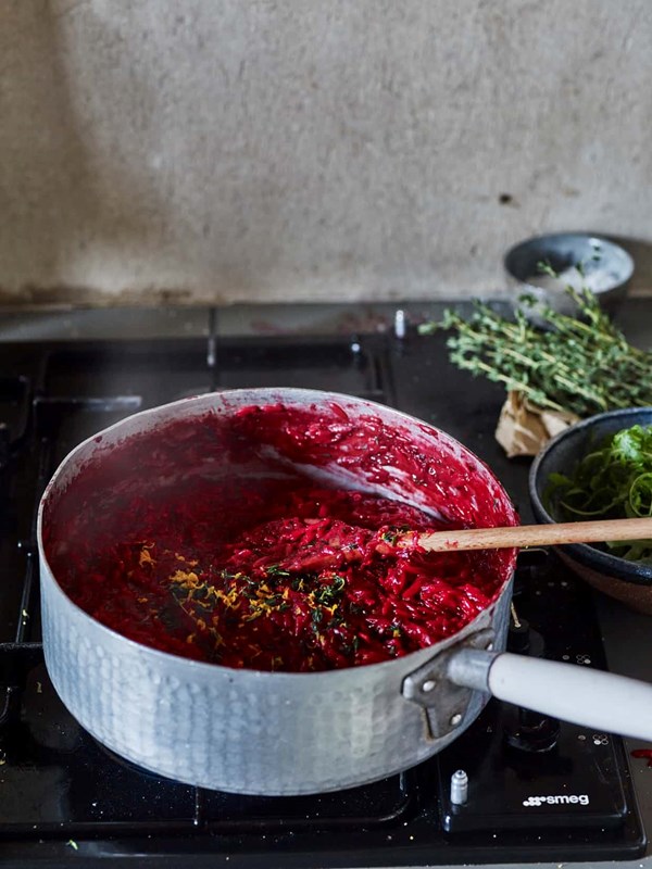 One-pot orzo with beetroot, thyme and orange