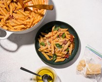 One-pot pasta all'arrabbiata