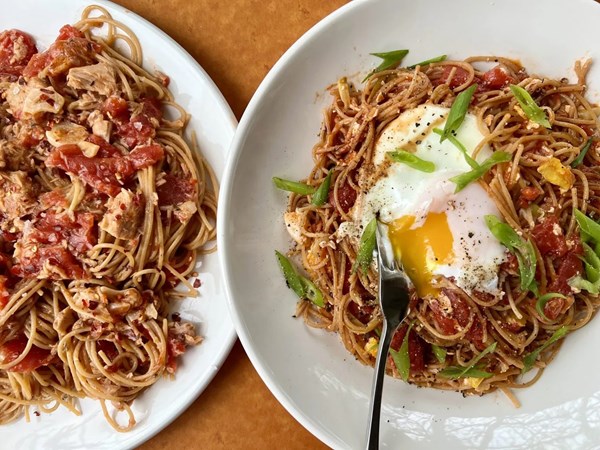 One-pot pasta with tomatoes and cheese