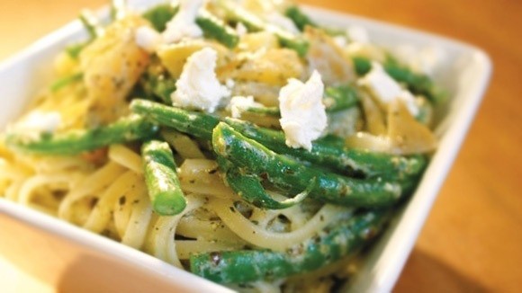 One-pot pesto pasta, potatoes, and green beans