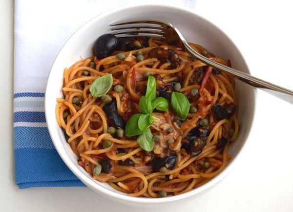 One-pot spaghetti puttanesca
