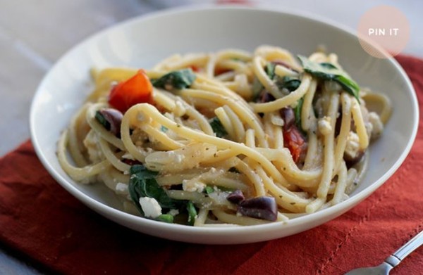 One-pot spaghetti with Greek tea, feta, and Kalamata olives
