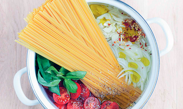 One-pot tomato and basil pasta